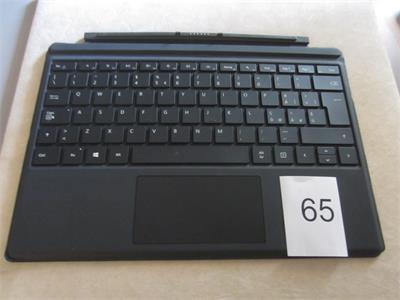 Lotto 65 - 06 Apple Ipad usati sprovvisti di cavi ed accessori, 02 tastiere per tablet/Ipad, 01 Ipod